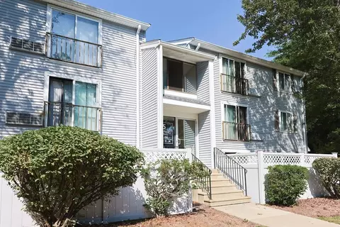 5 Village Rock Ln #14, Natick, MA 01760