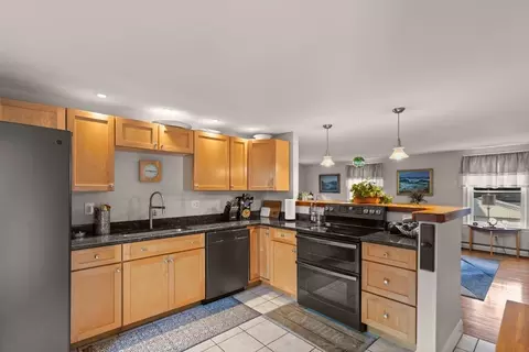 7 Madison Ave #A, Gloucester, MA 01930 photo 5