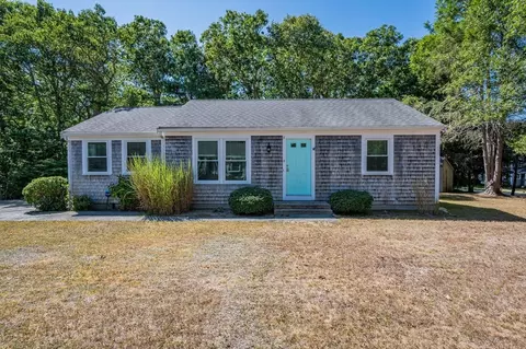 8 Omaha Rd, Brewster, MA 02631
