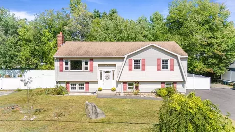 3 Old Coach Rd, Nashua, NH 03062