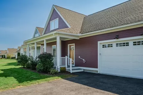 21 E Commons Dr #21, Hadley, MA 01035
