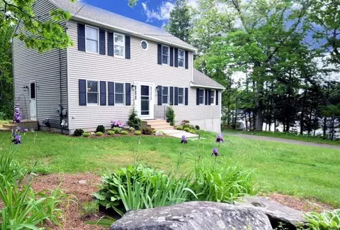 126 Rochdale St, Auburn, MA 01501