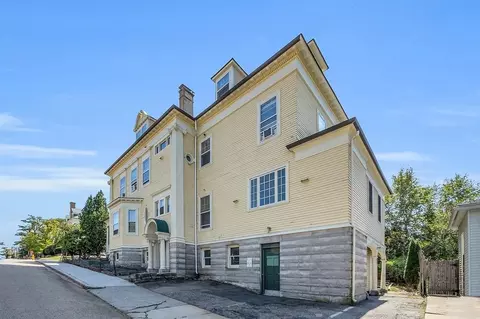 7 Oak St, Worcester, MA 01609 photo 3