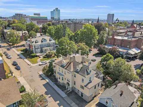 7 Oak St, Worcester, MA 01609 photo 4