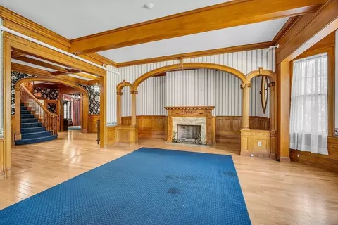 7 Oak St, Worcester, MA 01609 photo 8