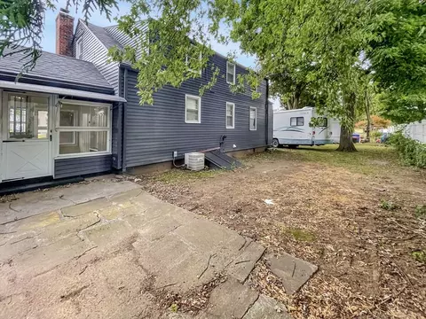 Exterior - 21 Lang St, Springfield, MA 01104 photo 5 of 6