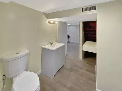 Bath - 21 Lang St, Springfield, MA 01104 photo 6 of 6