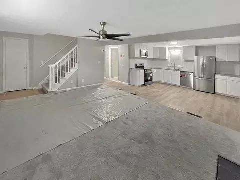 Living - 21 Lang St, Springfield, MA 01104 photo 1 of 3