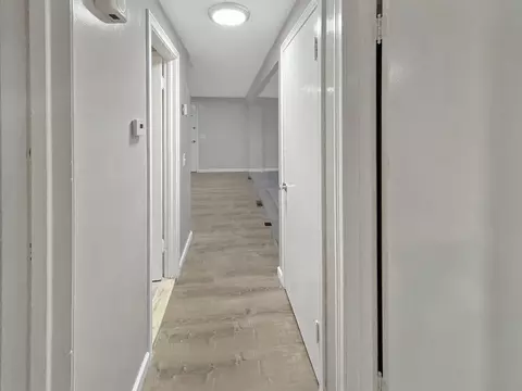 Entry Way - 21 Lang St, Springfield, MA 01104 photo 1 of 4