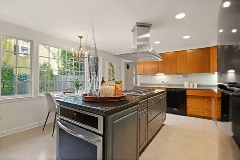 Kitchen - 44 Longview Rd, Reading, MA 01867 photo 2 of 6