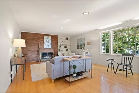 Living - 44 Longview Rd, Reading, MA 01867 photo 3 of 5