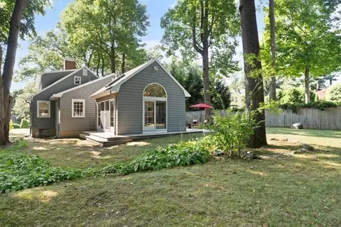 Exterior - 44 Longview Rd, Reading, MA 01867 photo 6 of 10