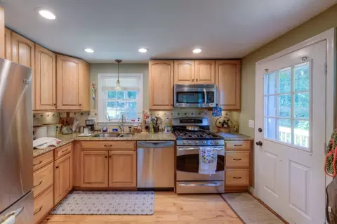 9 Stark Rd, Worcester, MA 01602 photo 4