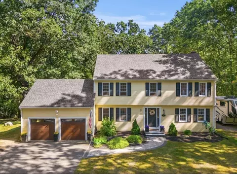 83 S Mill St, Hopkinton, MA 01748