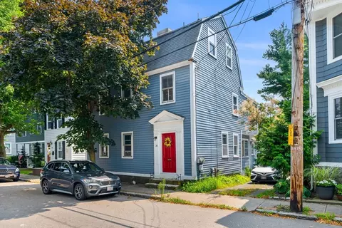 20 Pickman St, Salem, MA 01970
