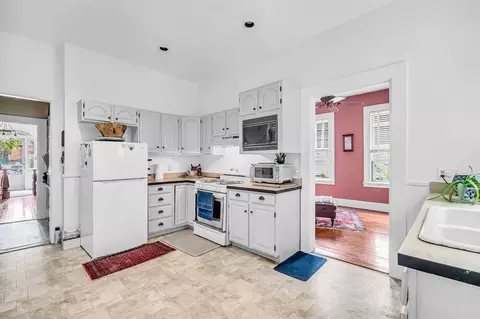 33 Madison Ave, Springfield, MA 01105 photo 10