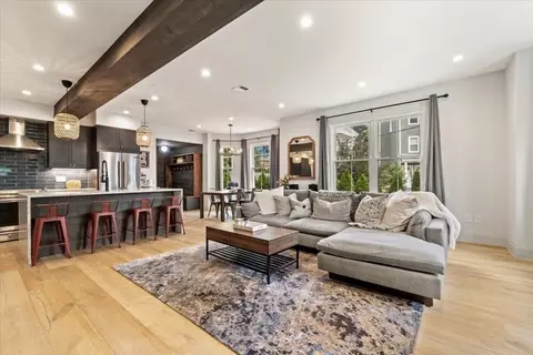 3 Adrian St #3, Somerville, MA 02143