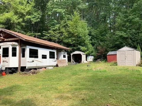 27 29 Cascade Dr, Heath, MA 01346 photo 3