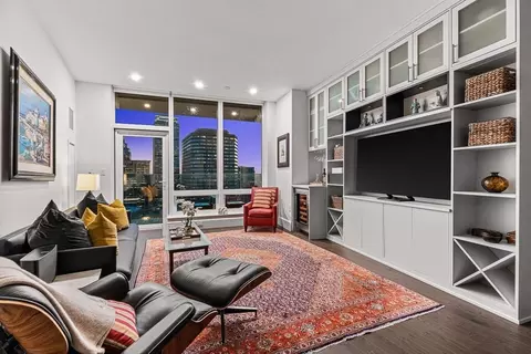 430 Stuart #26B, Boston, MA 02116