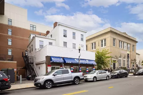272-274 B Meridian, Boston, MA 02128