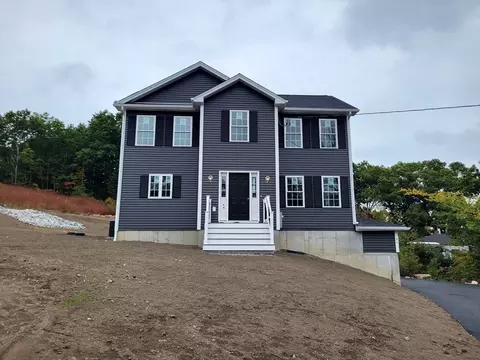 49 High St, Winchendon, MA 01475