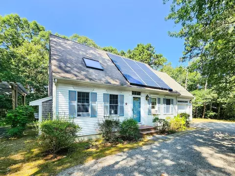 33 Clayton Cir, Orleans, MA 02653