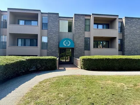 50 Shrewsbury Green Dr #F, Shrewsbury, MA 01545
