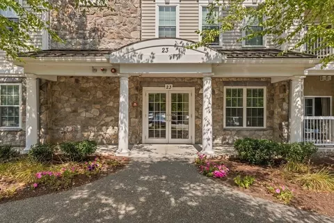 23 Augustus Ct #3001, Reading, MA 01867