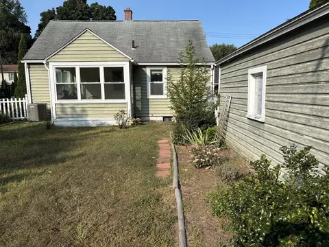 75 Powell Ave, Springfield, MA 01118 photo 2