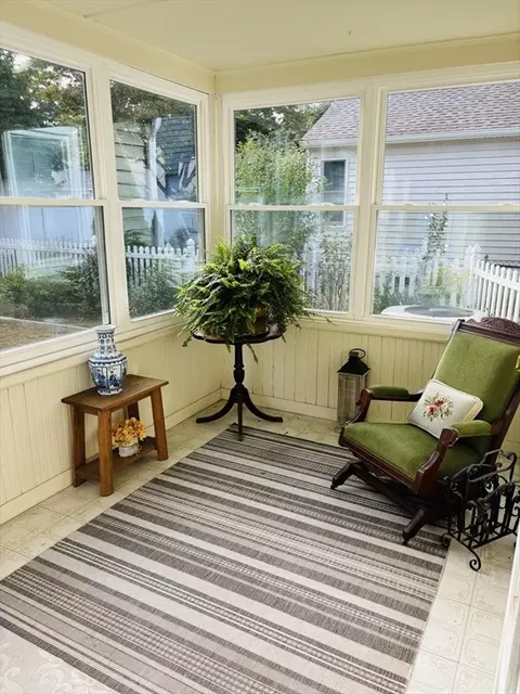 75 Powell Ave, Springfield, MA 01118 photo 8