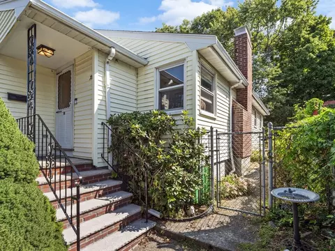 76 Keystone St, Boston, MA 02132