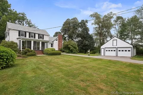 48 Pemberton Rd, Topsfield, MA 01983