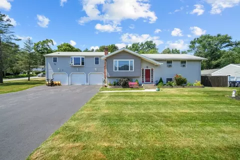 2 Ontario Dr, Hudson, MA 01749