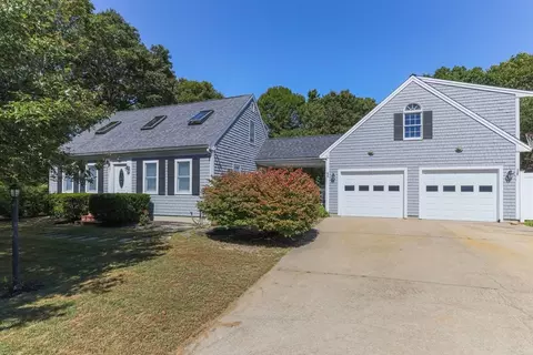70 Bonito Ave, Falmouth, MA 02536