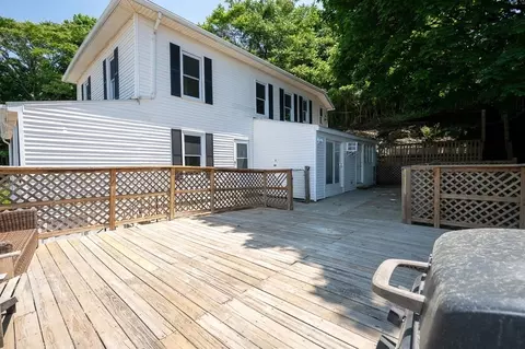 592 Franklin St, Worcester, MA 01604