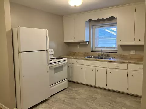 1 Boardman St #3, Salem, MA 01970