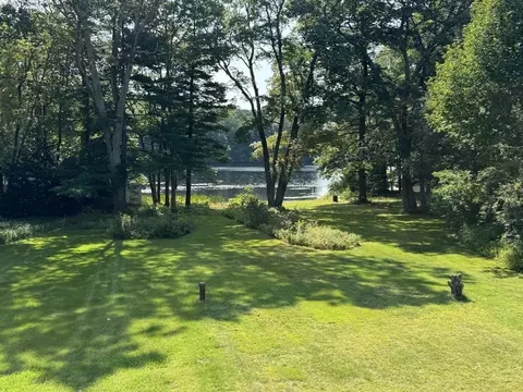 12 Shore Dr, Spencer, MA 01562