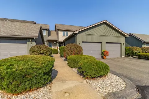 43 Pine Grove Dr #43, South Hadley, MA 01075