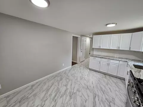 Entry Way - 68 Fargo St, Springfield, MA 01119 photo 1 of 1