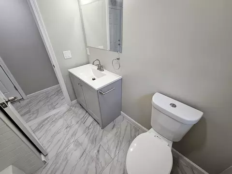 Bath - 68 Fargo St, Springfield, MA 01119 photo 1 of 1