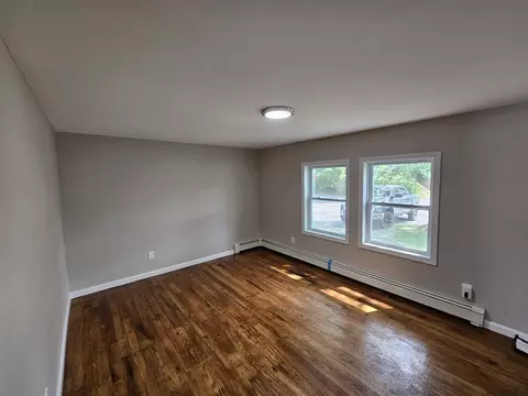 Living - 68 Fargo St, Springfield, MA 01119 photo 2 of 3
