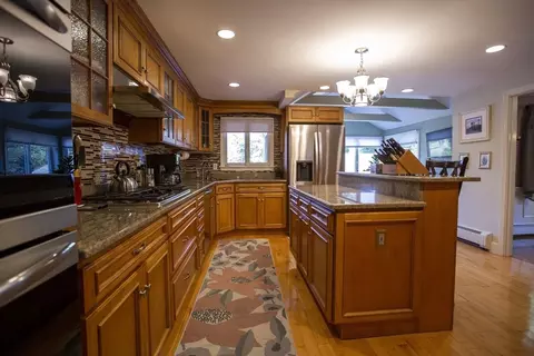 465 Franklin St, Reading, MA 01867 photo 2