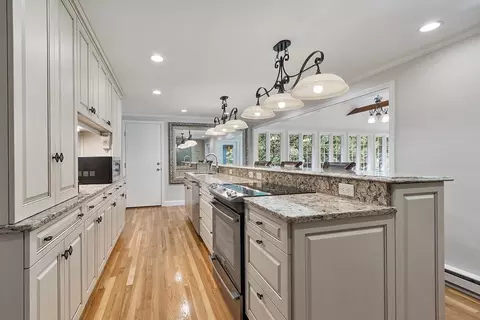 707 Sterling Rd, Lancaster, MA 01523 photo 9