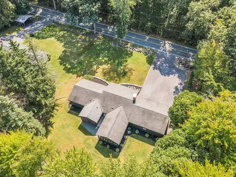 707 Sterling Rd, Lancaster, MA 01523 photo 4
