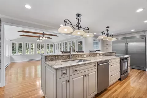 707 Sterling Rd, Lancaster, MA 01523 photo 5