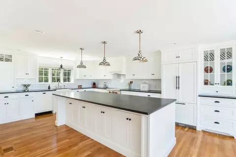 5 Carleton Dr W, Mashpee, MA 02649 photo 8
