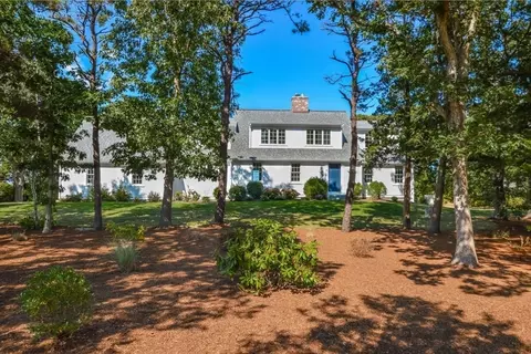 5 Carleton Dr W, Mashpee, MA 02649 photo 4