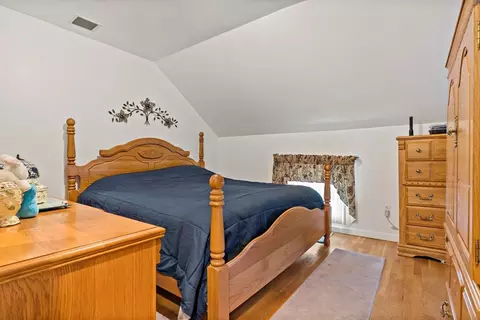 Bedroom - 289-297 Tecumseh St, Fall River, MA 02721 photo 3 of 8