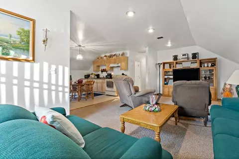Living - 289-297 Tecumseh St, Fall River, MA 02721 photo 2 of 4