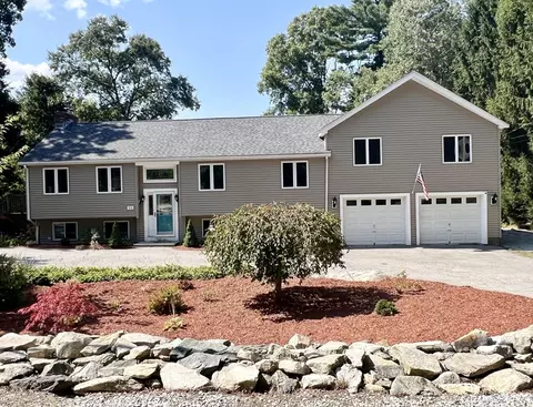16 Grove St, Bellingham, MA 02019